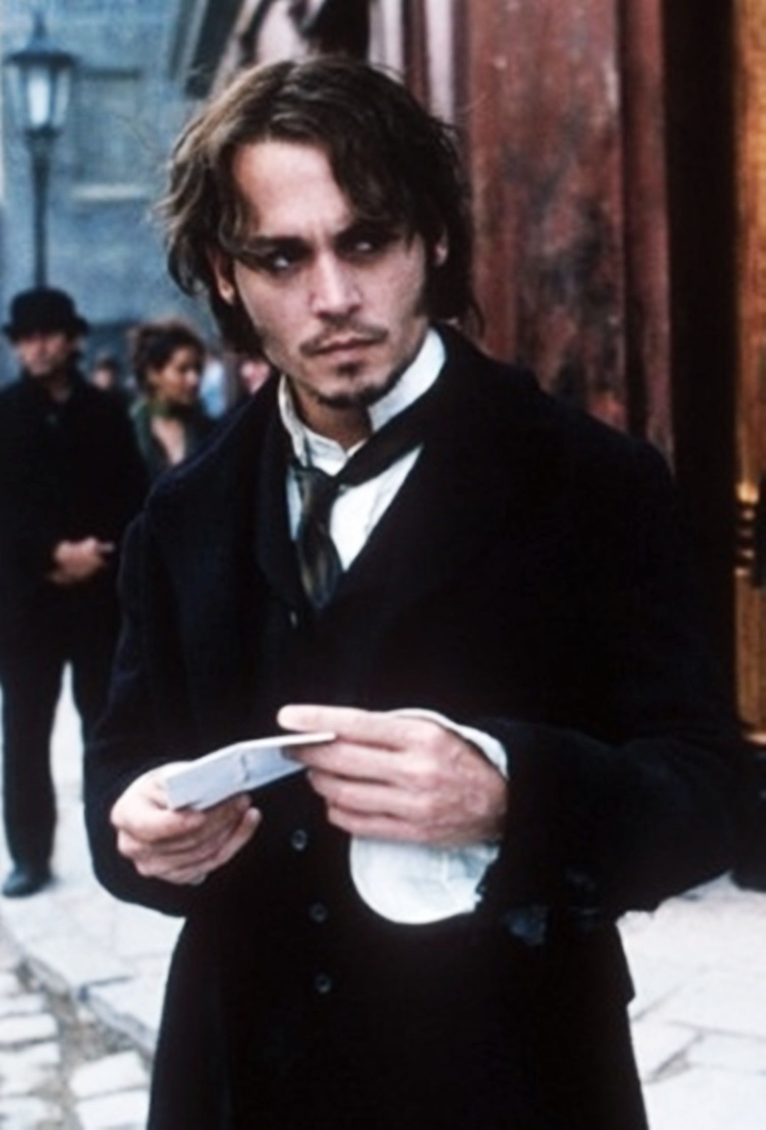 From Hell foi adaptado para o cinema, com Johnny Depp e Heather Graham. O autor não aprovou a adaptação. 20th Century Fox